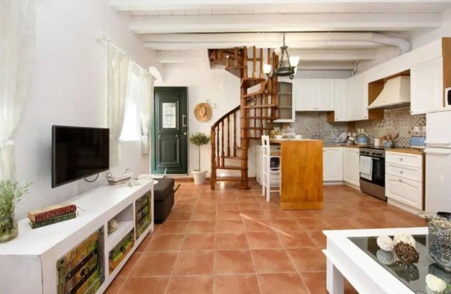 Holiday Home 'The Gastouri House' with Mountain View, Wi-Fi and Air Conditioning