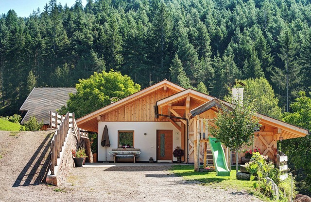 Holiday Home 'Tholerhof' with Private Terrace, Private Garden and Wi-Fi