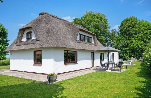 Holiday Home 'Tina' with Private Terrace, Private Garden and Wi-Fi