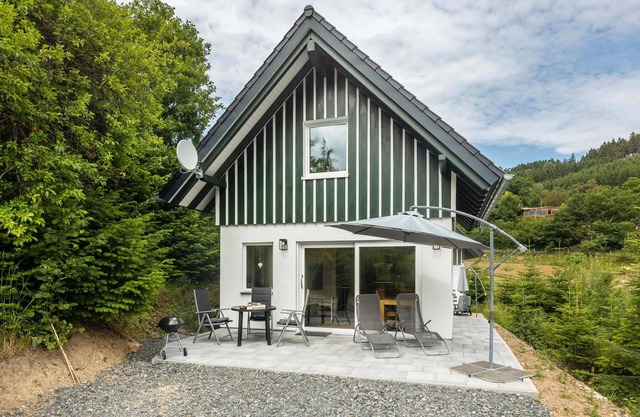 Holiday Home 'Traumblick' with Mountain View, Private Terrace and Wi-Fi