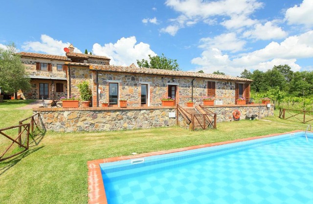 Holiday Home Val d'Orcia by Interhome