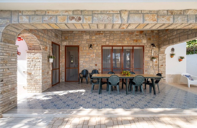 Holiday Home 'Villa Dei Gelsi' with Private Garden, Wi-Fi and Air Conditioning