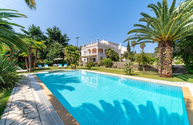 Holiday Home 'Villa Atalanti' with Private Pool, Wi-Fi and Air Conditioning