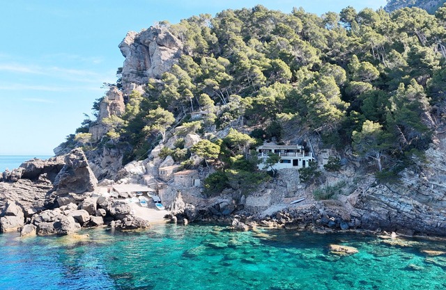 Holiday Home 'Villa Banyalbufar' in front of the beach with stunning sea view