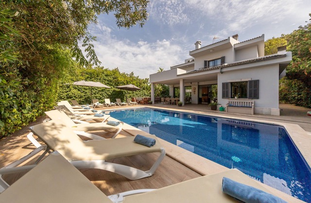 Holiday Home 'Villa Diagonal' with Private Pool, Wi-Fi and Air Conditioning
