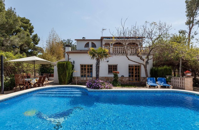 Holiday Home 'Villa Gessami' with Mountain View, Pool & Wi-Fi
