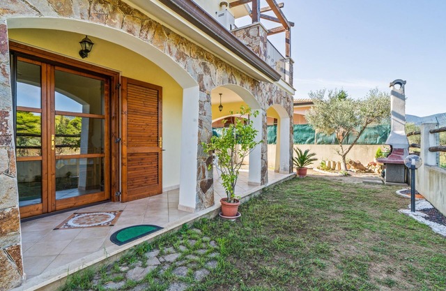 Holiday Home Villamara with Terrace, Mountain View & Garden; Parking Available