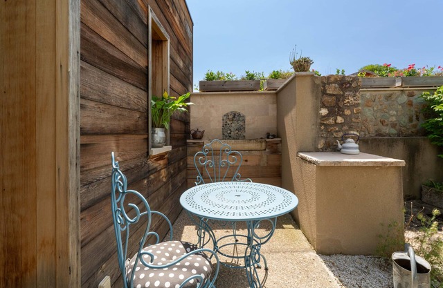Holiday Home 'Villa La Mireio' with Private Terrace, Wi-Fi and Air Conditioning