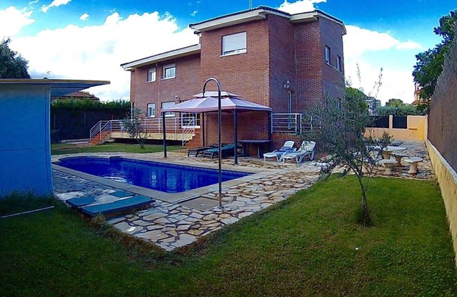 Holiday Home 'Villa Pilara - Brunete' with Private Pool, Wi-Fi and Air Conditioning