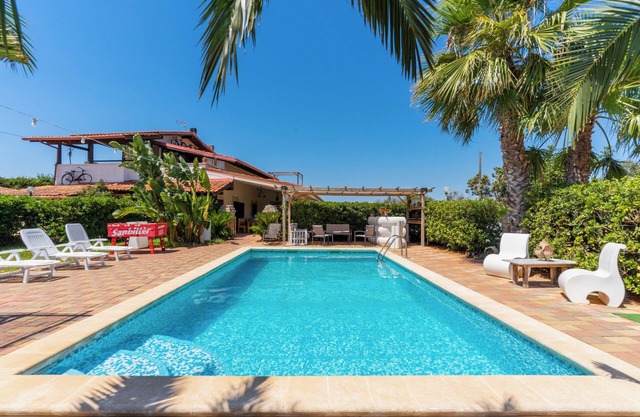 Holiday Home 'Villa Relax Due' with Shared Pool & Wi-Fi