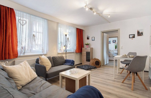 Holiday Home 'Wanderpfotens Ostsee Ferienhaus' with Private Terrace, Private Garden and Wi-Fi
