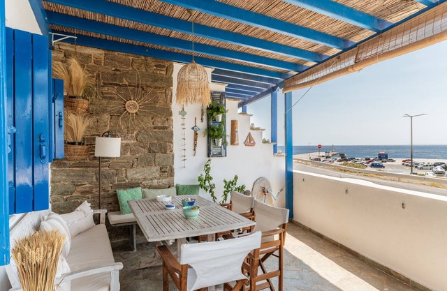Holiday Home 'Waterfront Masterpiece' with Sea View, Wi-Fi and Air Conditioning