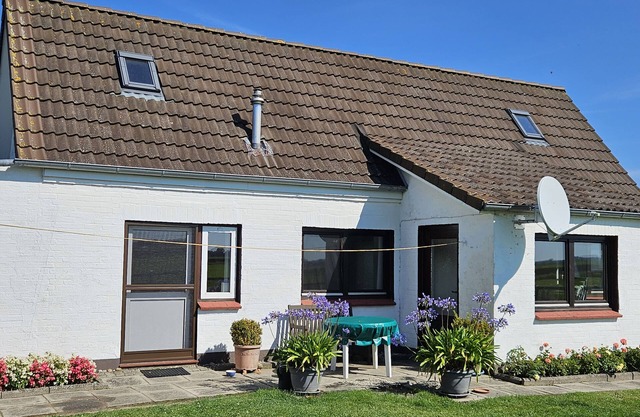 Holiday Home 'Wiesenblick' with Private Terrace and Shared Garden