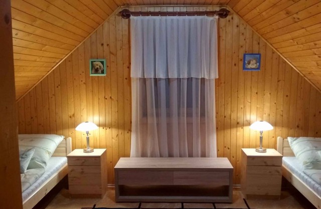 Holiday home with internet access, in the middle of nature