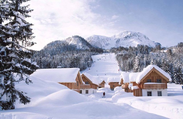 Holiday home with dishwasher and private sauna right on the slopes