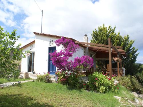 Holiday Home with Garden in Kritinia