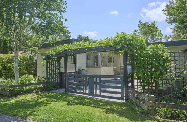 Holiday home with large garden near the beach