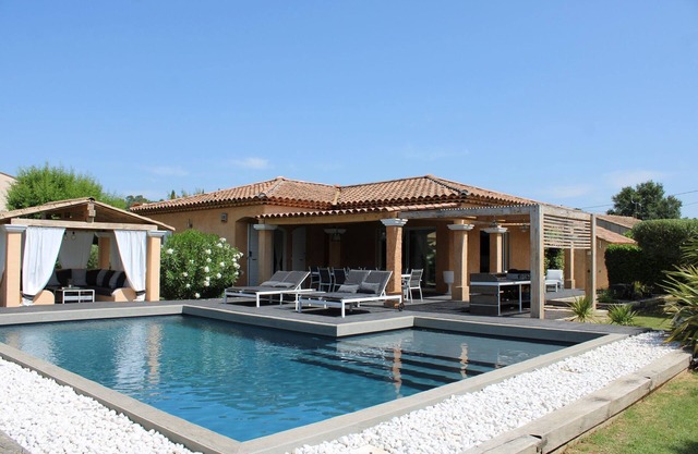 Holiday home with large garden and pool