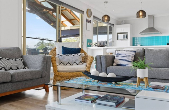 Holiday Home with Ocean Views Wamberal