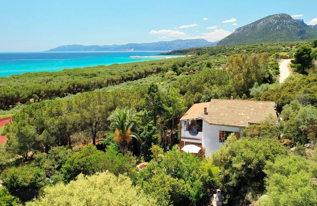 Holiday Home with Panoramic Sea View, Wi-Fi, Garden and Terrace