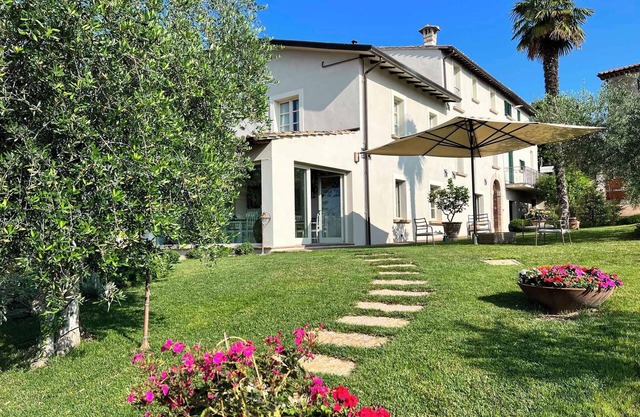 Holiday home with pool, whirlpool and solarium