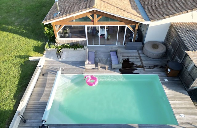 Holiday Home with Private Pool, Private Terrace and Wi-Fi