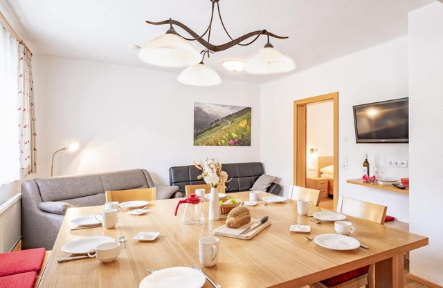 Holiday home with sauna, 1.2 km to the ski lift