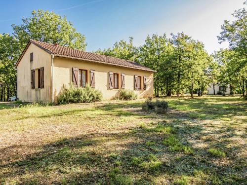 Holiday home with swimming pool