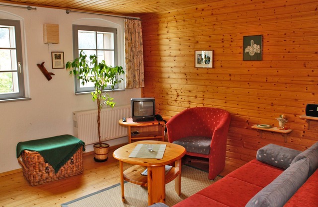 Holiday Home 'Zum Grünen Hirsch Stolln' with Mountain View, Private Terrace and Wi-Fi