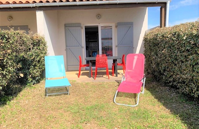 Holiday House Close to Beach, Shops & Pool in La Tranche-sur-Mer