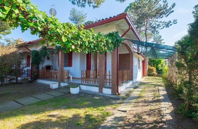 Holiday house Lido delle Nazioni for 1 - 6 persons with 3 bedrooms - Row house