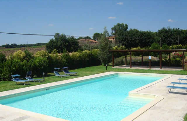 Holiday House 8/10 pax 250sqm in country house with 1ha of garden and swim pool