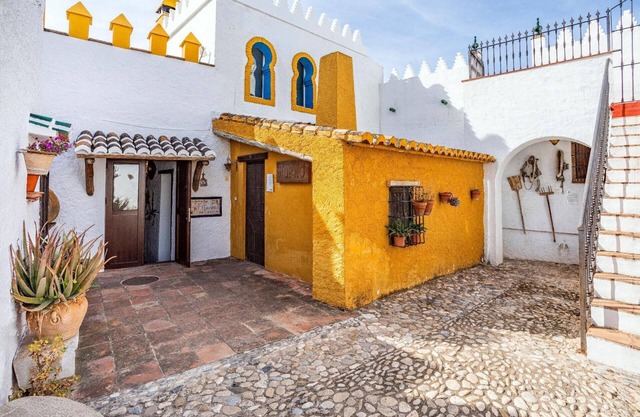 Holiday house Alcaucin for 1 - 6 persons with 3 bedrooms - Row house