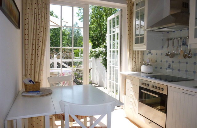 Holiday house "Am Brunnen" with private whirlpool, fireplace, garden