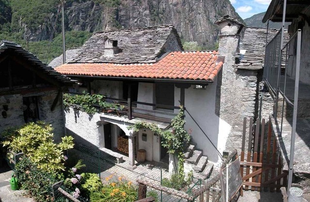 Holiday house Avegno for 1 - 4 persons with 2 bedrooms - Holiday home