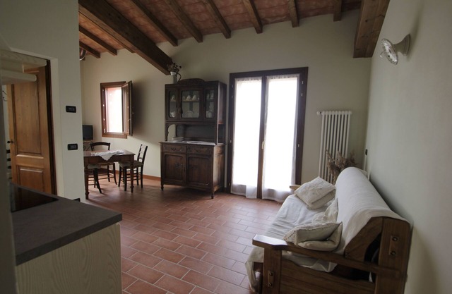Holiday house by the river Po and surrounded by green in Emiliana