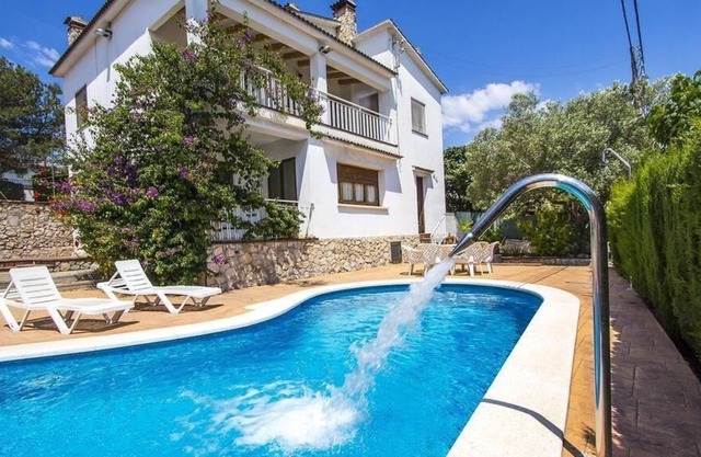 Holiday house Canyelles for 1 - 8 persons with 4 bedrooms - Holiday home