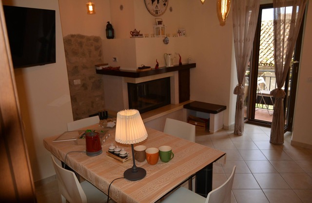 Holiday House Casella