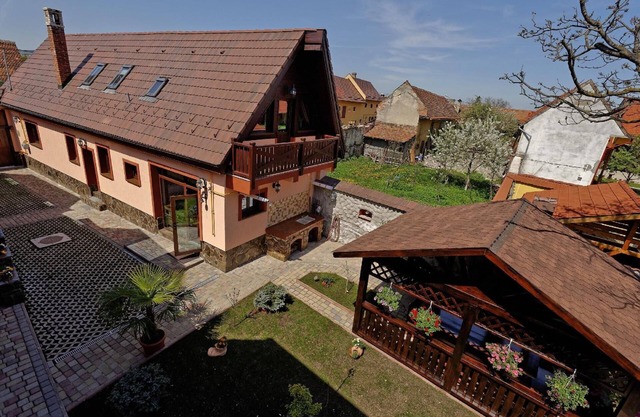Holiday house Cristian for 1 - 12 persons with 6 bedrooms - Twin house