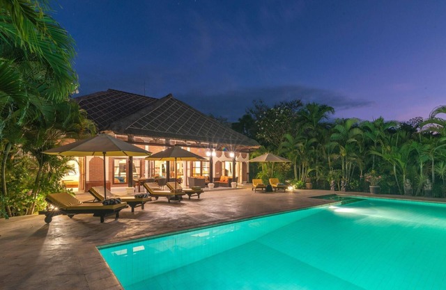 Holiday house Desa Rangdu for 2 - 8 persons with 4 bedrooms - Holiday house