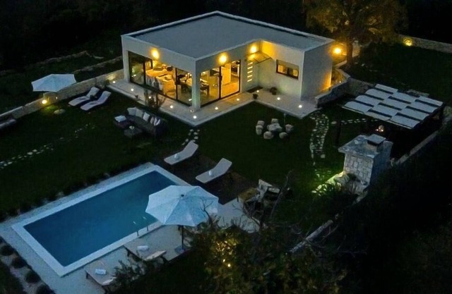 Holiday house Dragovode for 1 - 6 persons with 2 bedrooms - Holiday house
