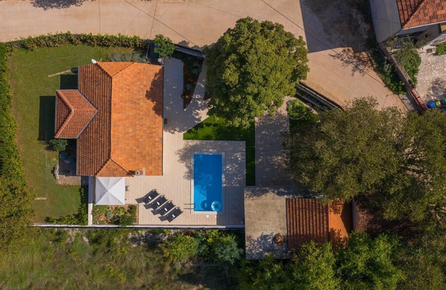 Holiday house Drnis for 1 - 6 persons with 2 bedrooms - Holiday house
