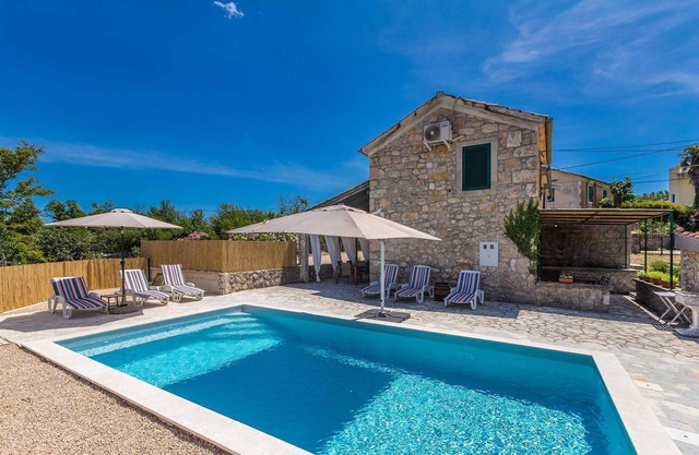 Holiday house EDEN with private pool