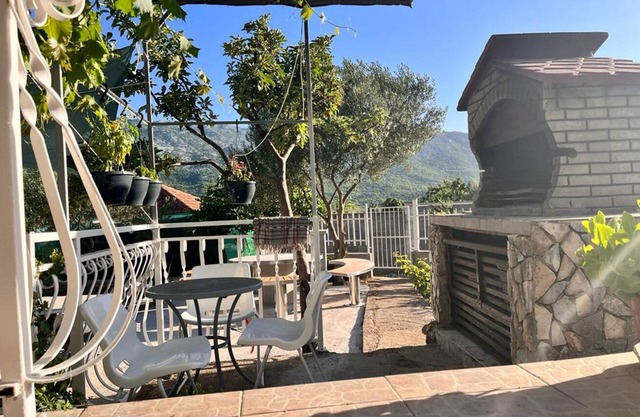 Holiday house Edi - with pool: - Dugopolje, Riviera Split, Croatia