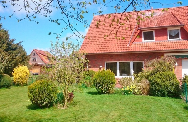 Holiday house for 6 guests with 110m² in Sande (19611)