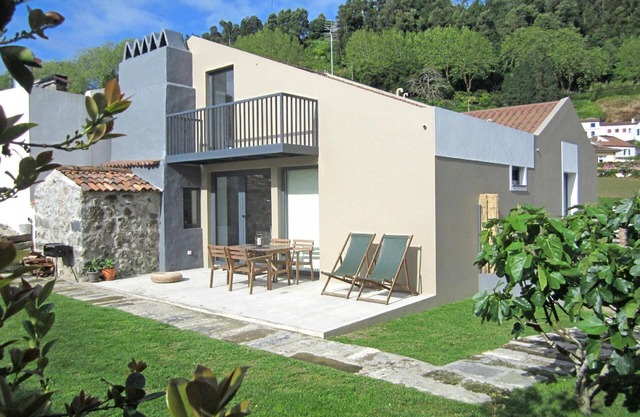 Holiday house Furnas for 4 - 9 persons with 4 bedrooms - Twin house