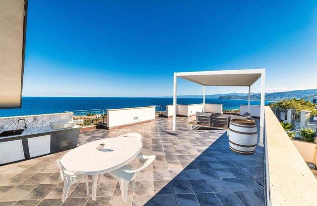 Holiday house Gioiosa Marea for 1 - 8 persons with 4 bedrooms - Holiday house