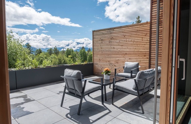 Holiday House "Haus Lichtenstern" with Wi-Fi, Balcony and Mountain View