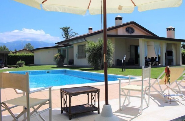 Holiday House in Versilia with Pool & Beaches