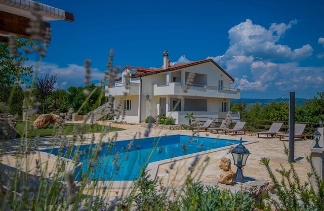 Holiday house Kamenmost for 1 - 10 persons with 5 bedrooms - Holiday apartment in one or multi-famil